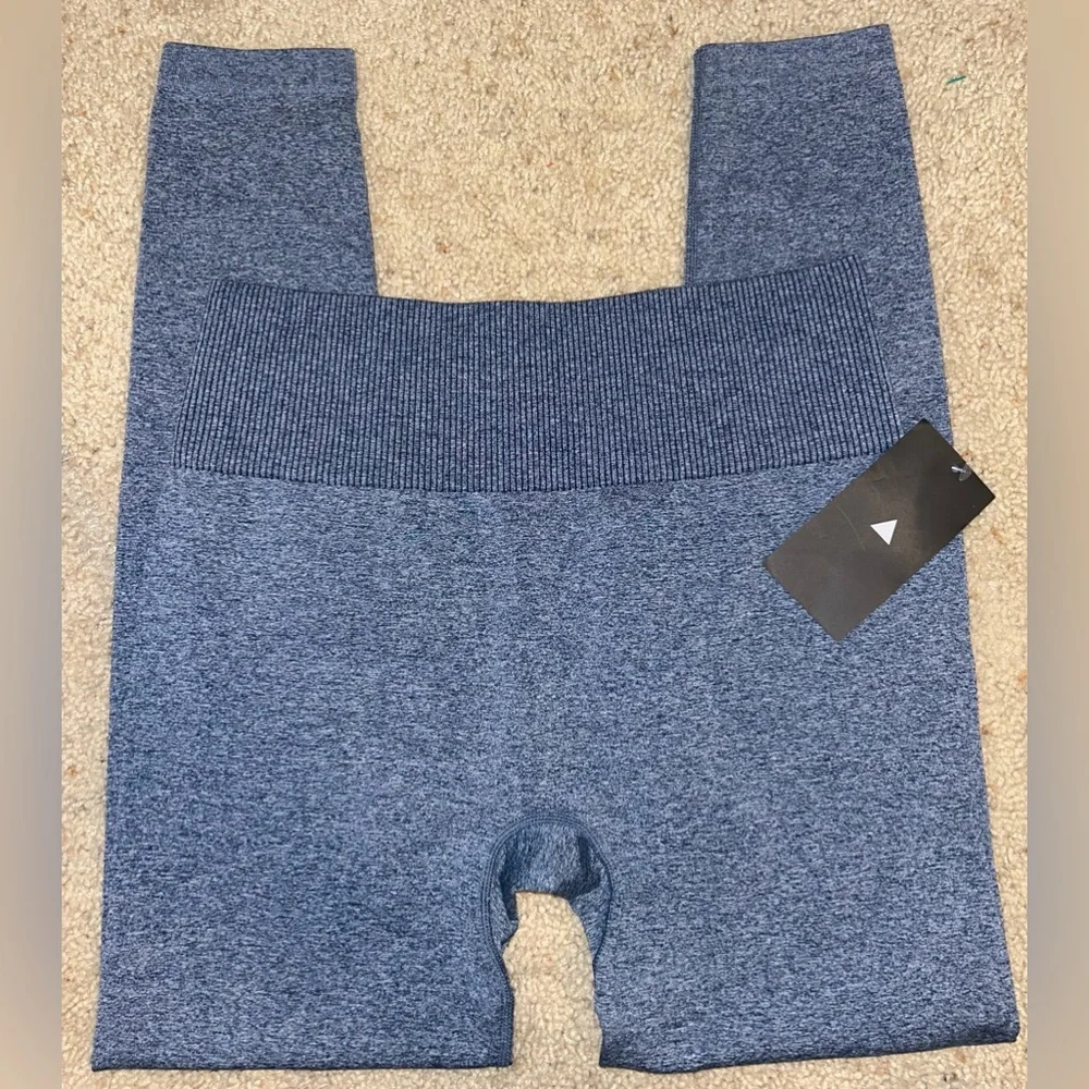 SOLD🔴Vitality Formation Legging NWT - Picture 4 of 7